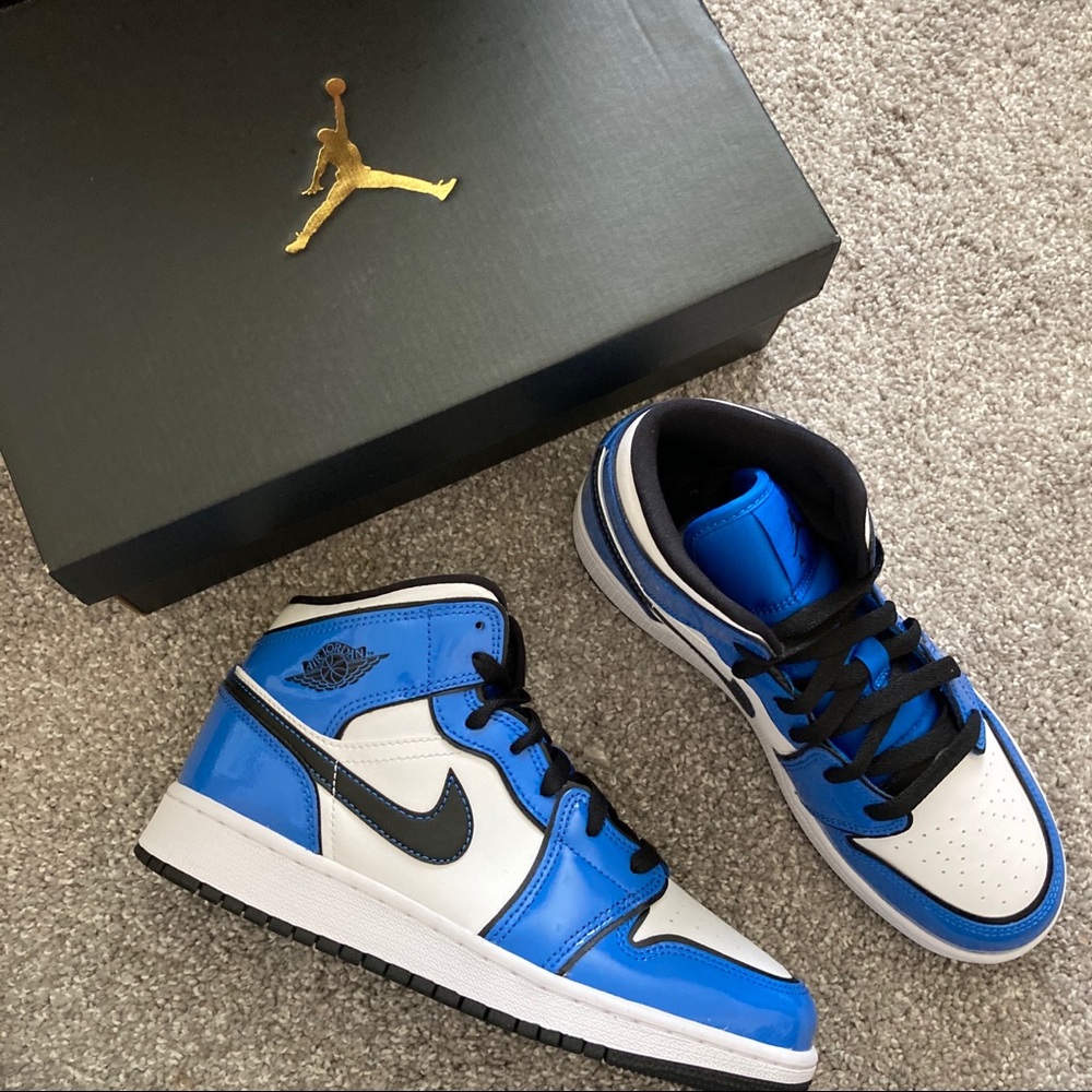 Nike Air Jordan 1 Mid SE Signal Blue NWT